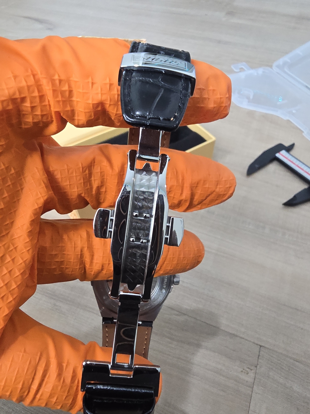 Men’s Black Leather Strap Authomatic Watch - Picture 9 of 10